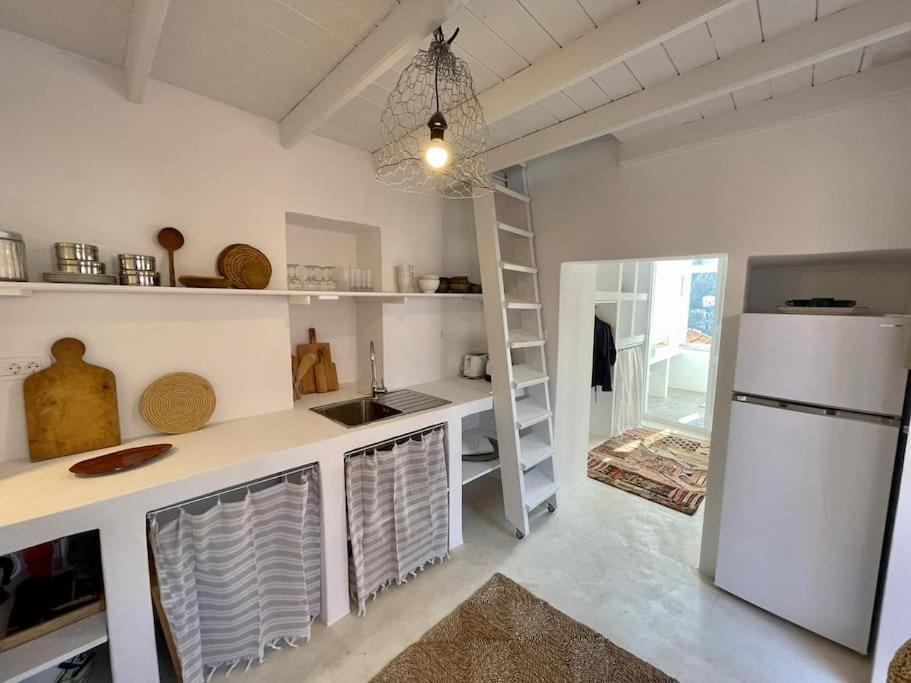 Maison Avec Terrasses Et Vues Đảo Sými Ngoại thất bức ảnh