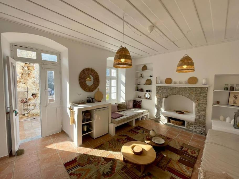 Maison Avec Terrasses Et Vues Đảo Sými Ngoại thất bức ảnh